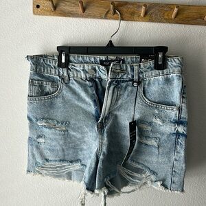 NWT blue age distressed high rise shorts size Large light wash